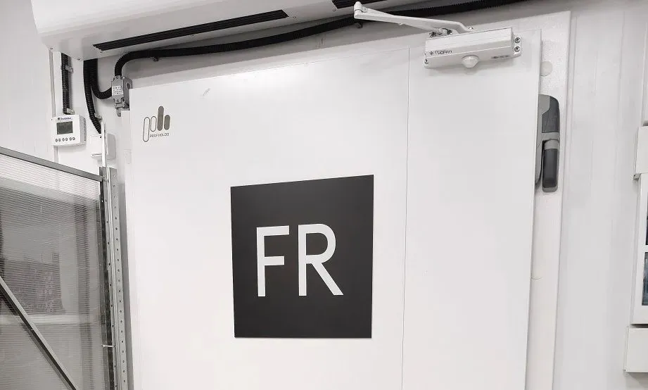 PH Insulation Introduces Refrigeration Doors with Automatic Closers: Your Clients Will Save Energy and Money!