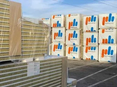 Discounted damaged sandwich panels with PIR Premier polyisocyanurate foam and mineral wool